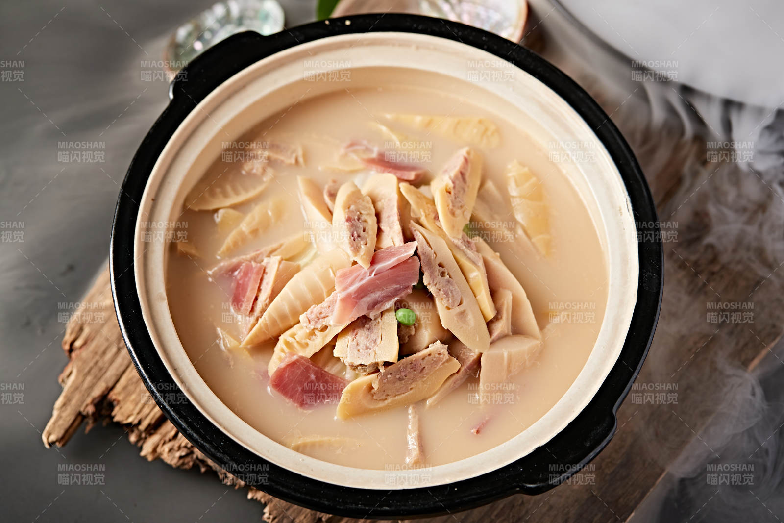 美味砂锅腌笃鲜图片