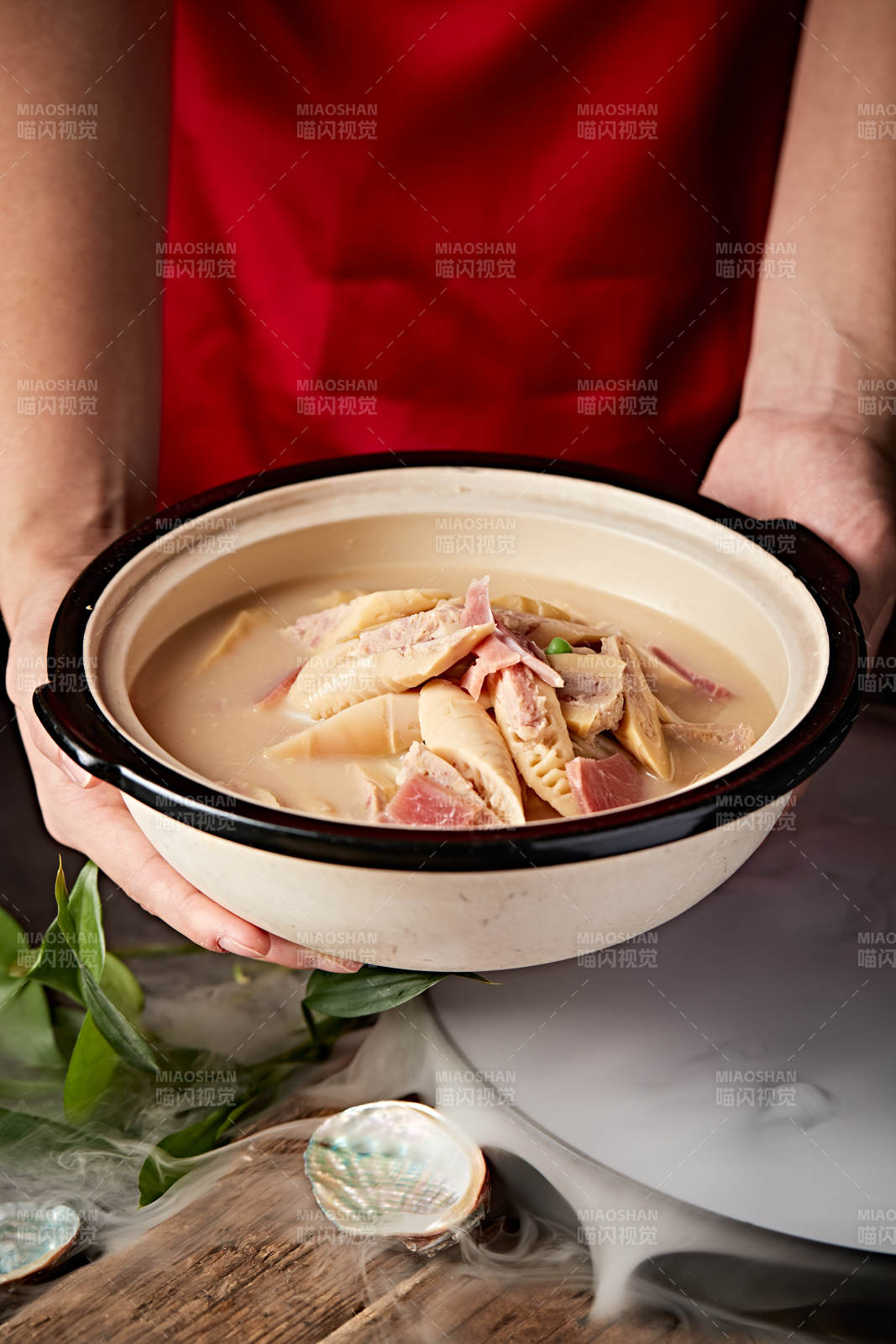 美味砂锅腌笃鲜图片