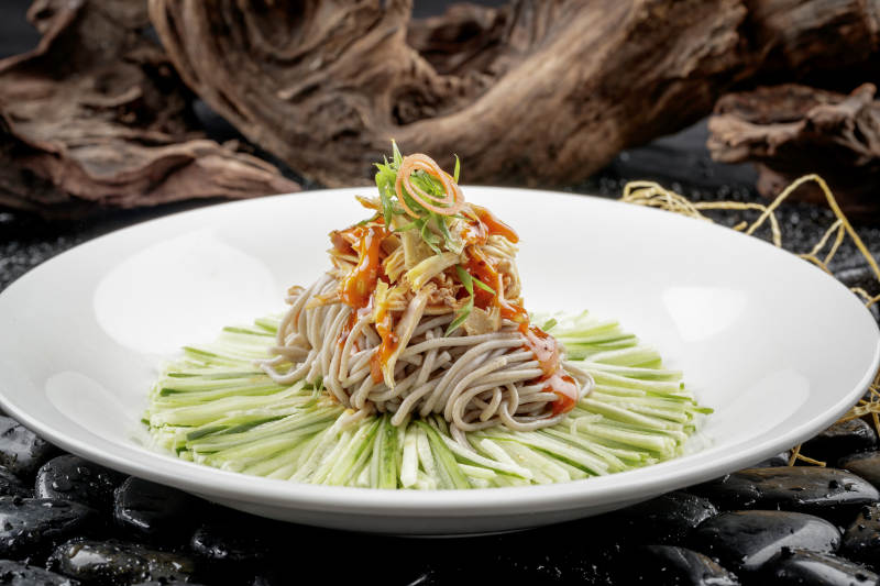 美味鸡丝荞面图片