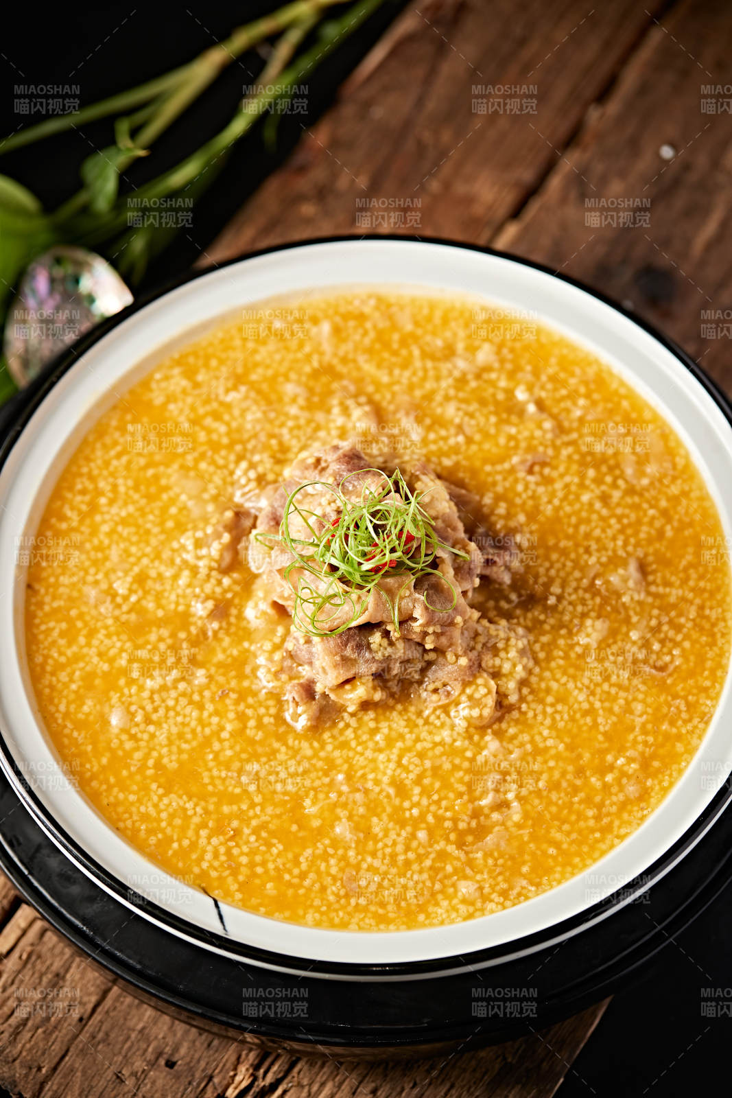 肥牛鲍鱼粒滋补金米粥图片