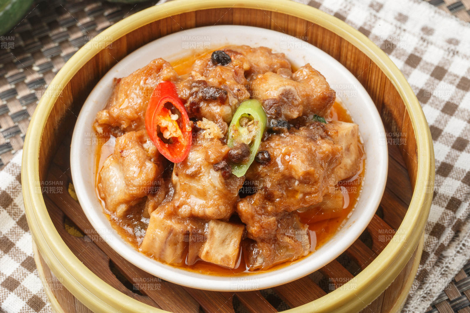 刚出笼的蜜汁粉蒸排骨图片