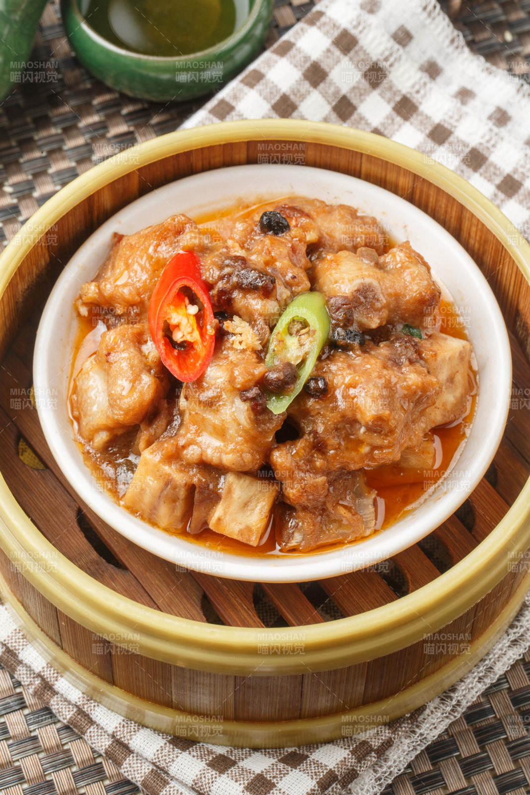 刚出笼的蜜汁粉蒸排骨图片