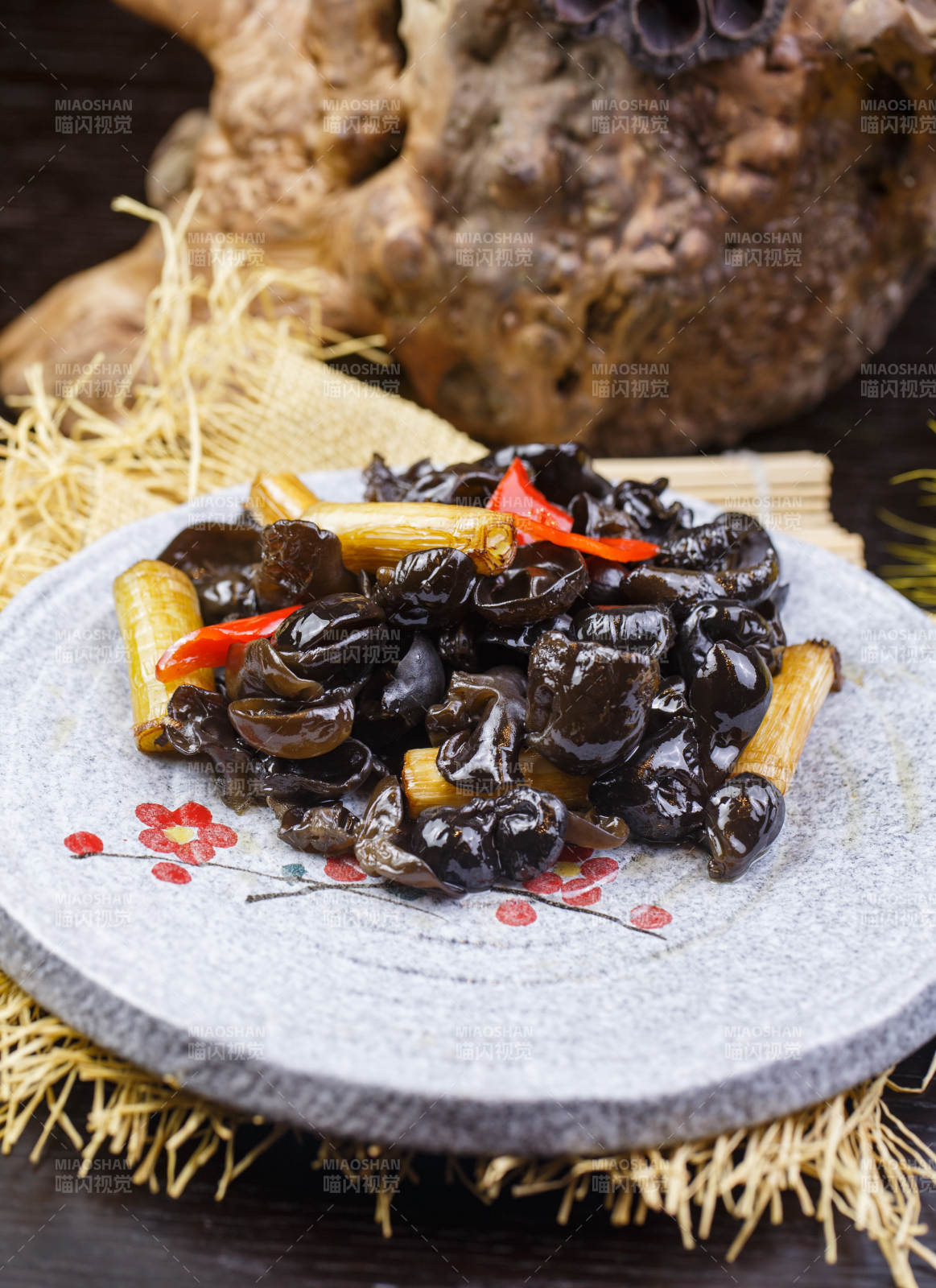 葱烧黑木耳图片