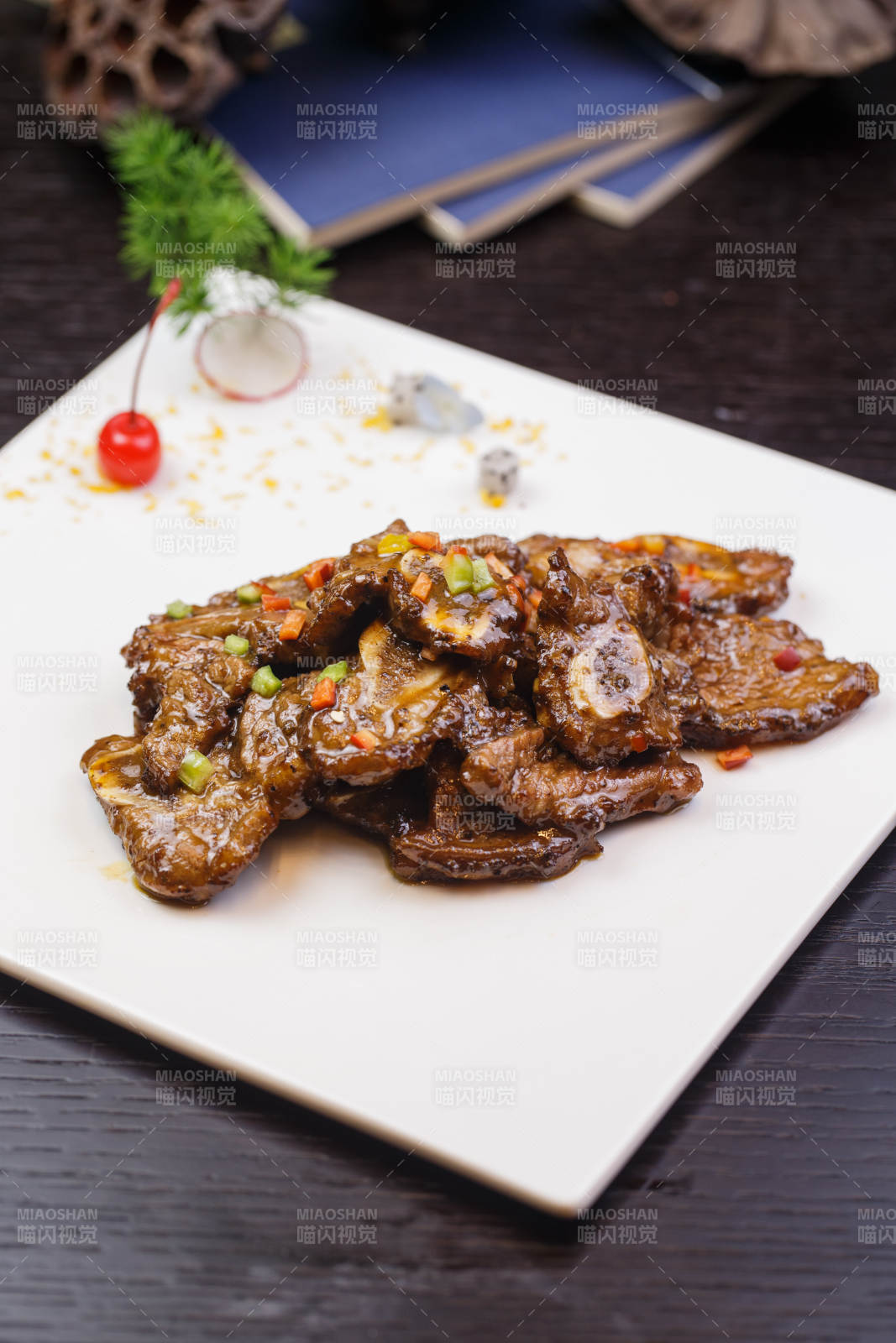 酱烧牛仔骨图片