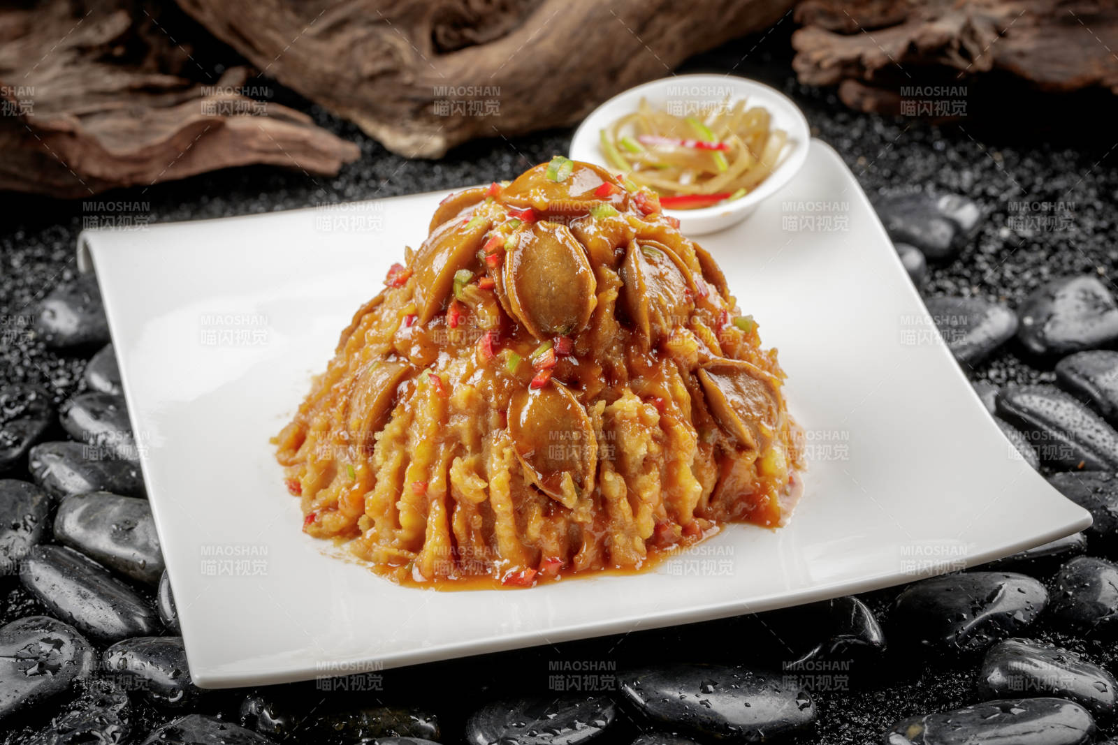 酸菜土豆焖鲍鱼图片