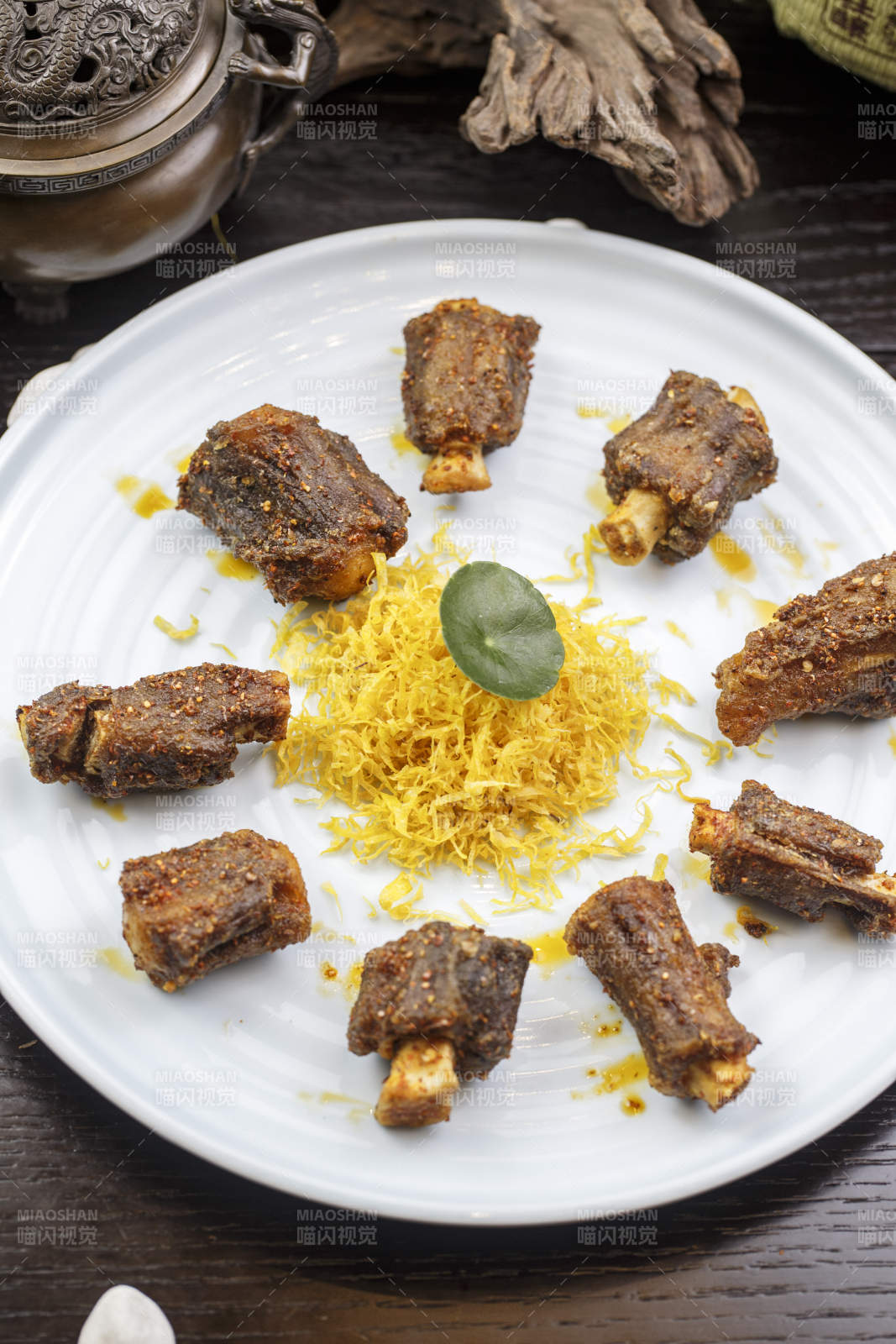 金丝蒜香排骨图片