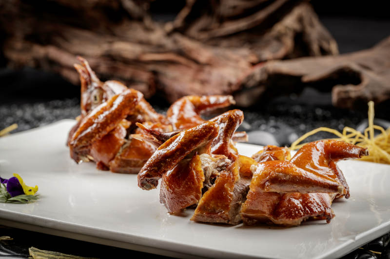 金牌烤乳鸽图片