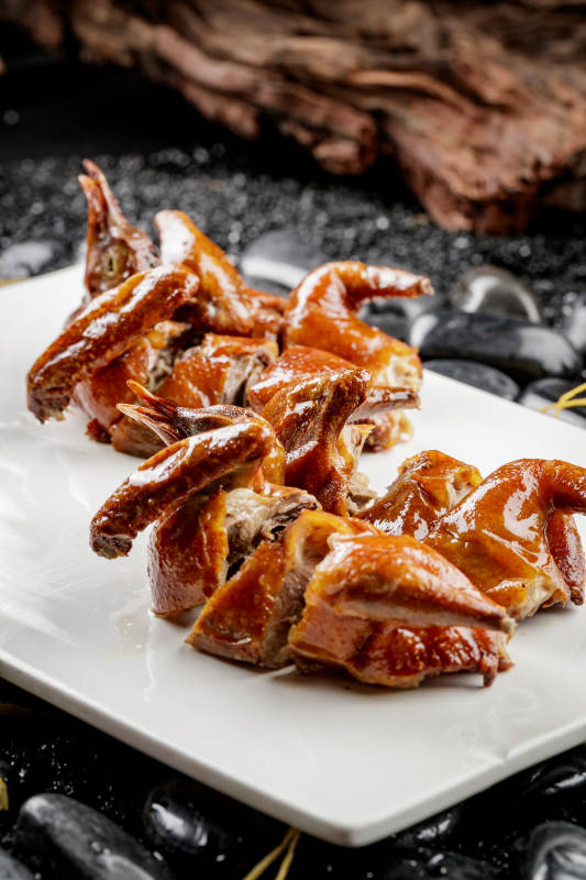 金牌烤乳鸽图片