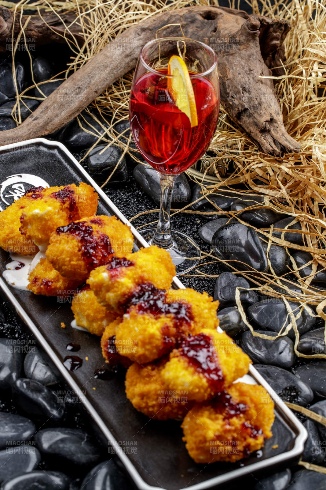 美味小吃蓝莓酱炸榴莲图片