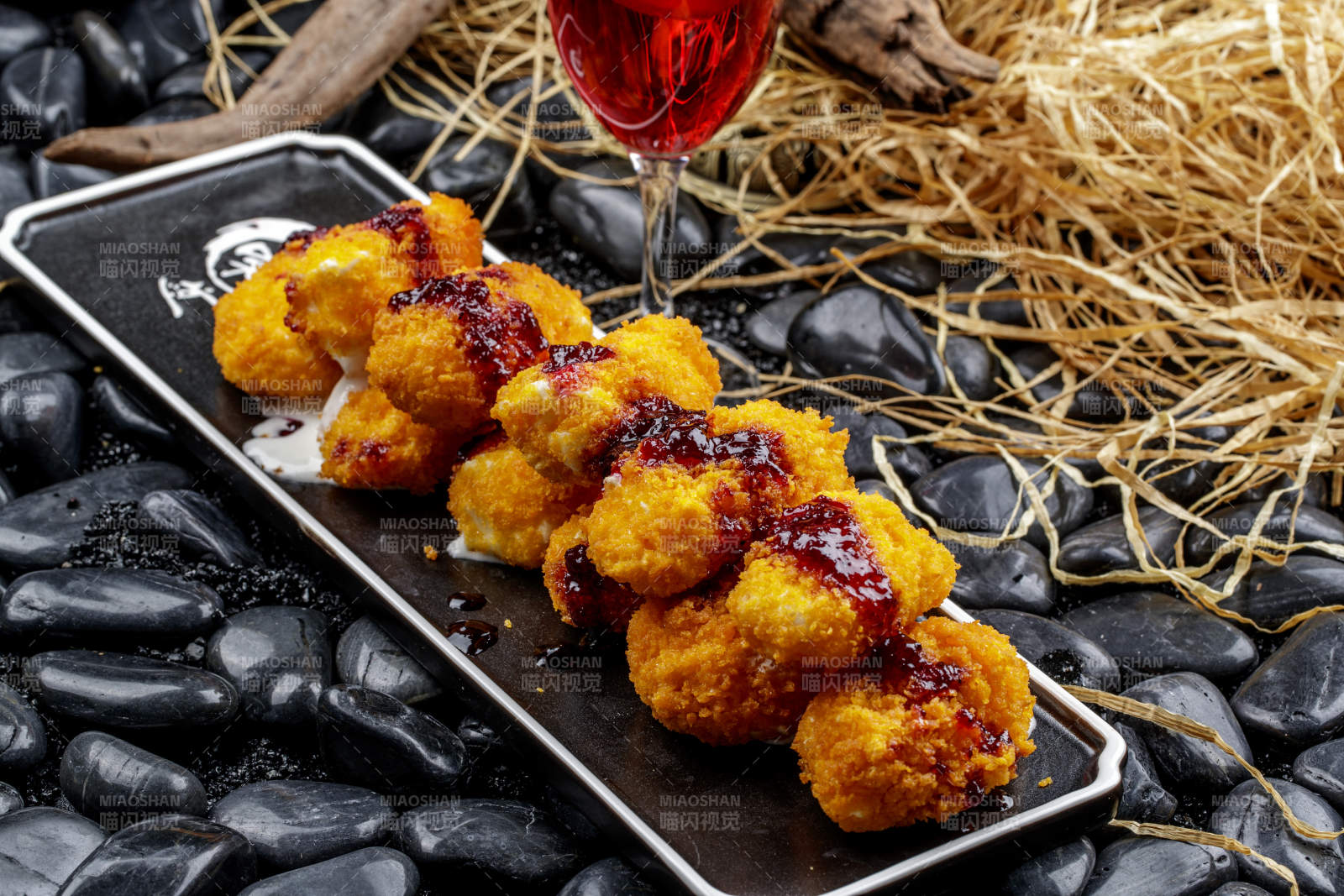 美味小吃蓝莓酱炸榴莲图片