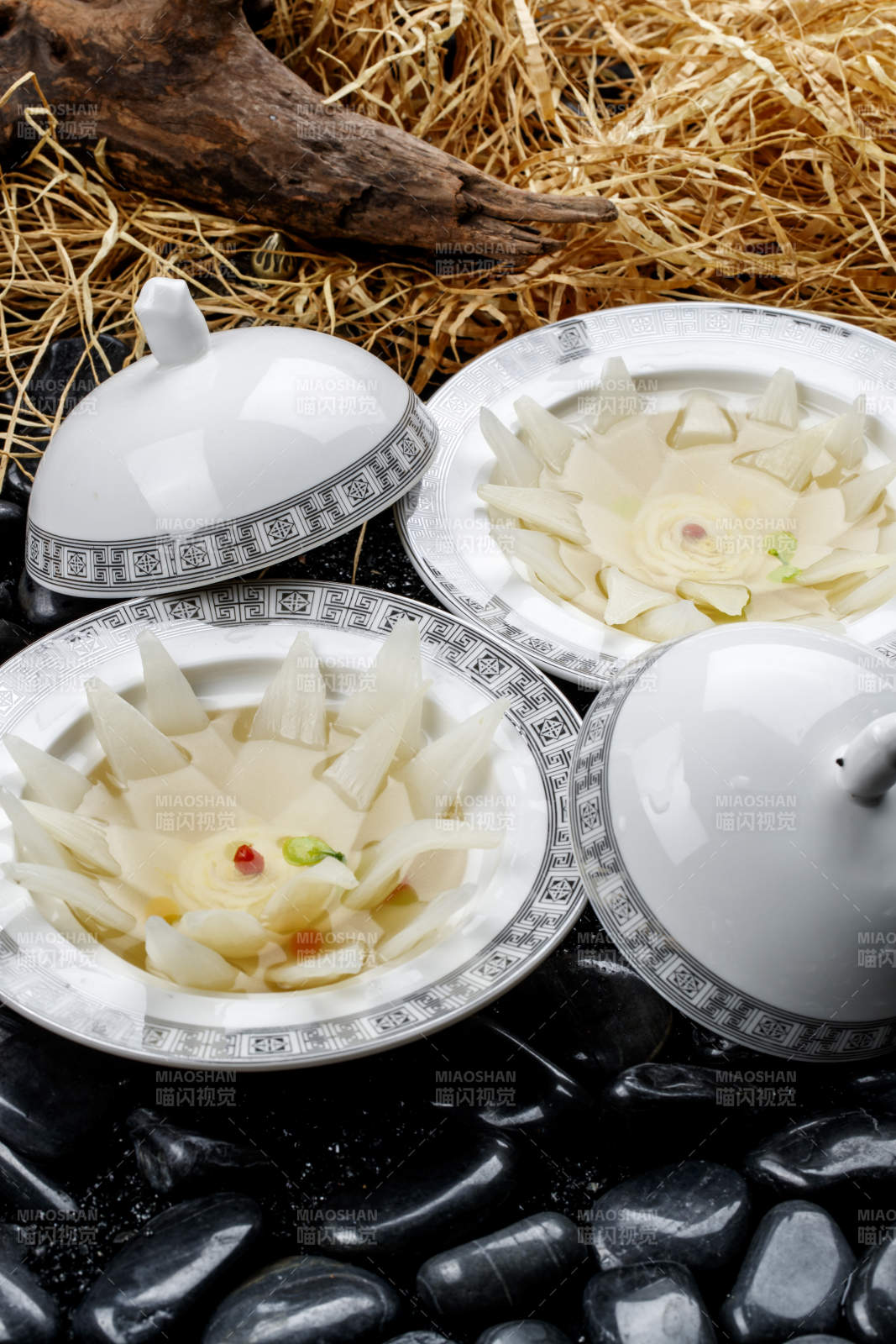 精美摆盘的开水白菜图片