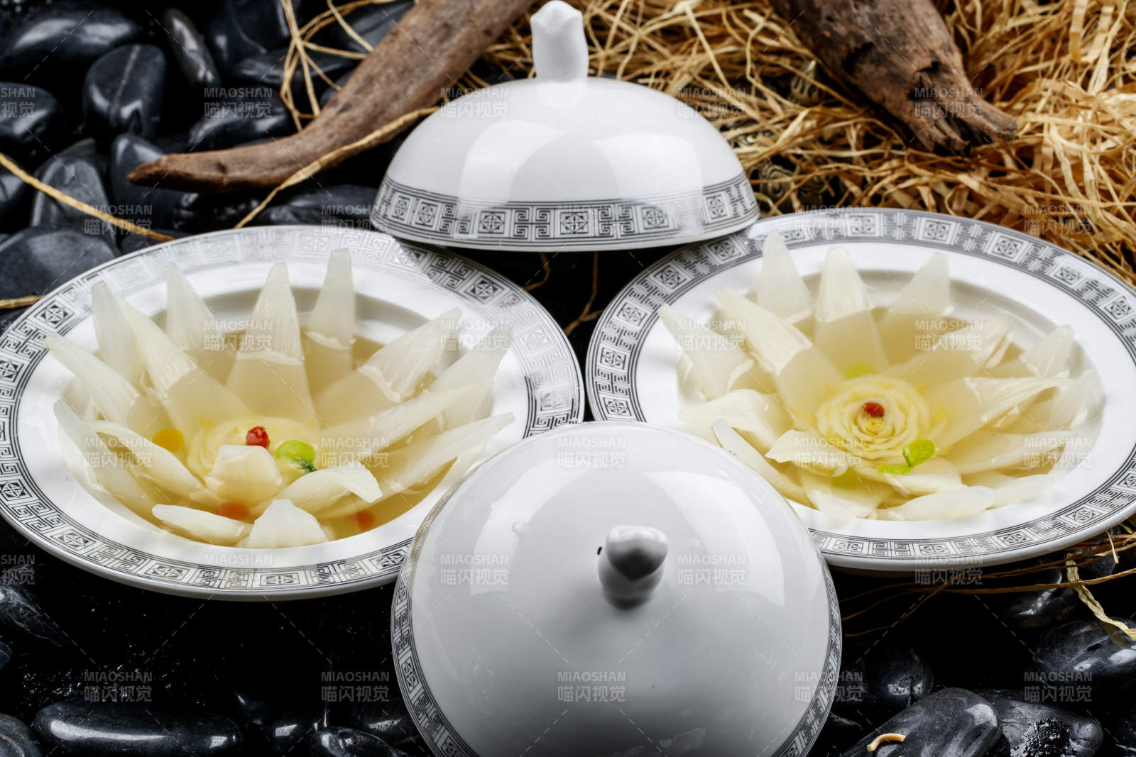 精美摆盘的开水白菜图片