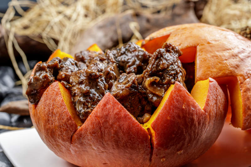 精美雕饰的金瓜酱肉图片