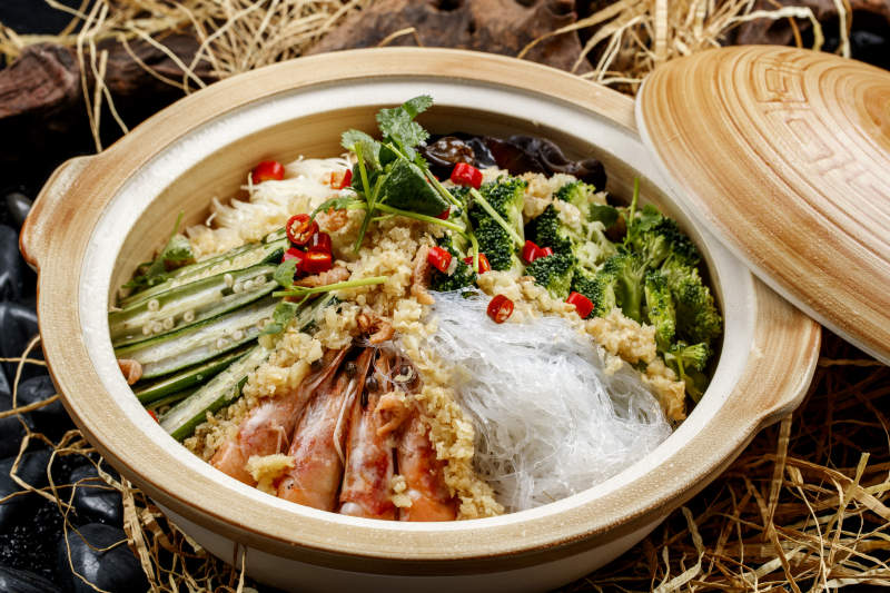 秋葵时蔬粉丝大虾煲图片