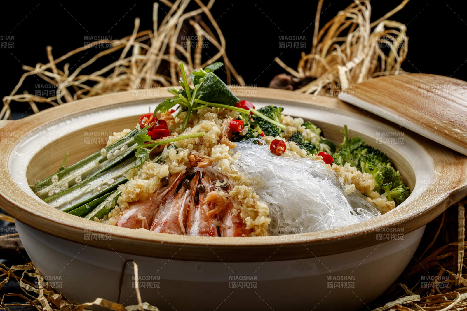 秋葵时蔬粉丝大虾煲图片