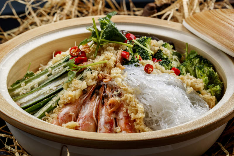 秋葵时蔬粉丝大虾煲图片