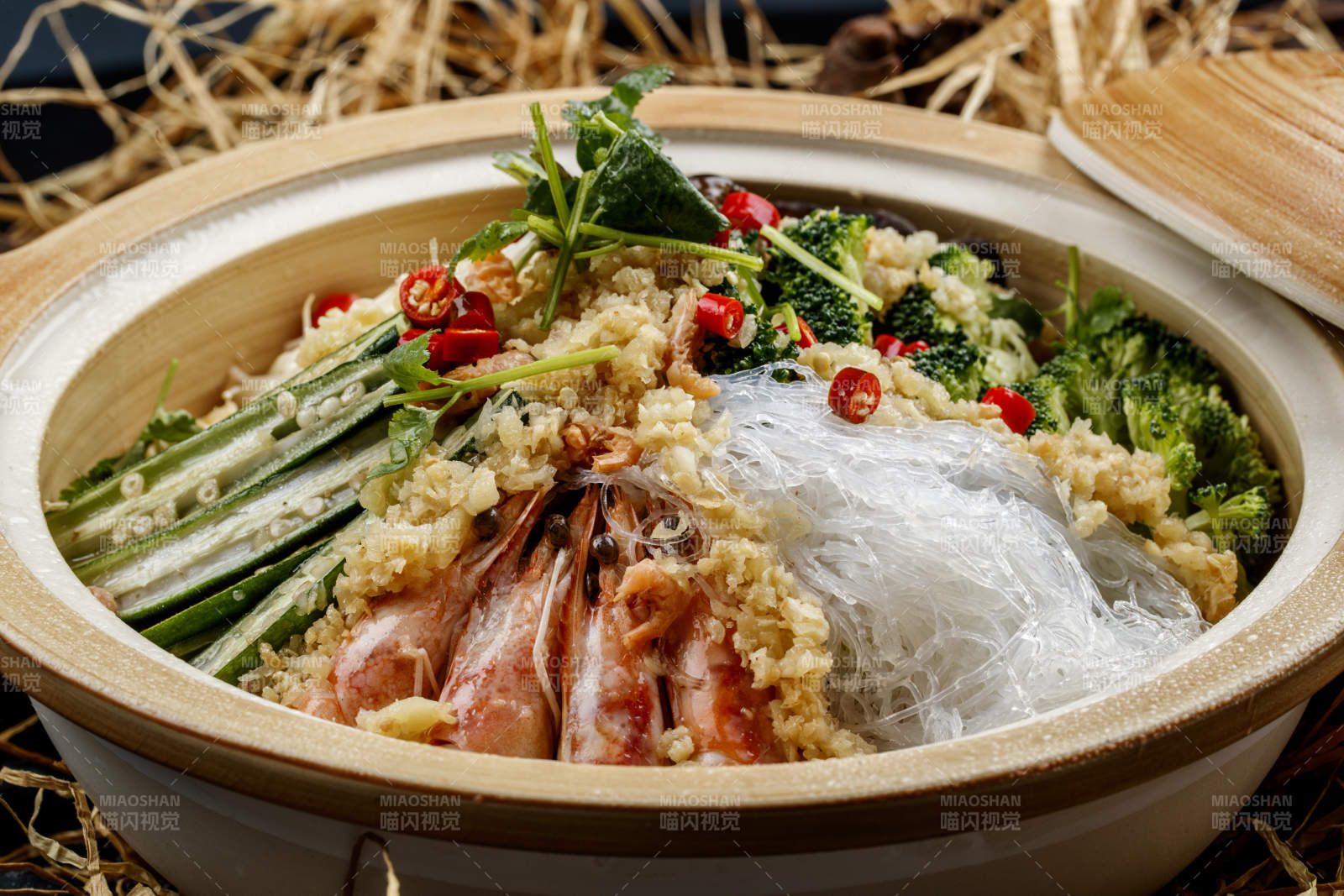 秋葵时蔬粉丝大虾煲图片