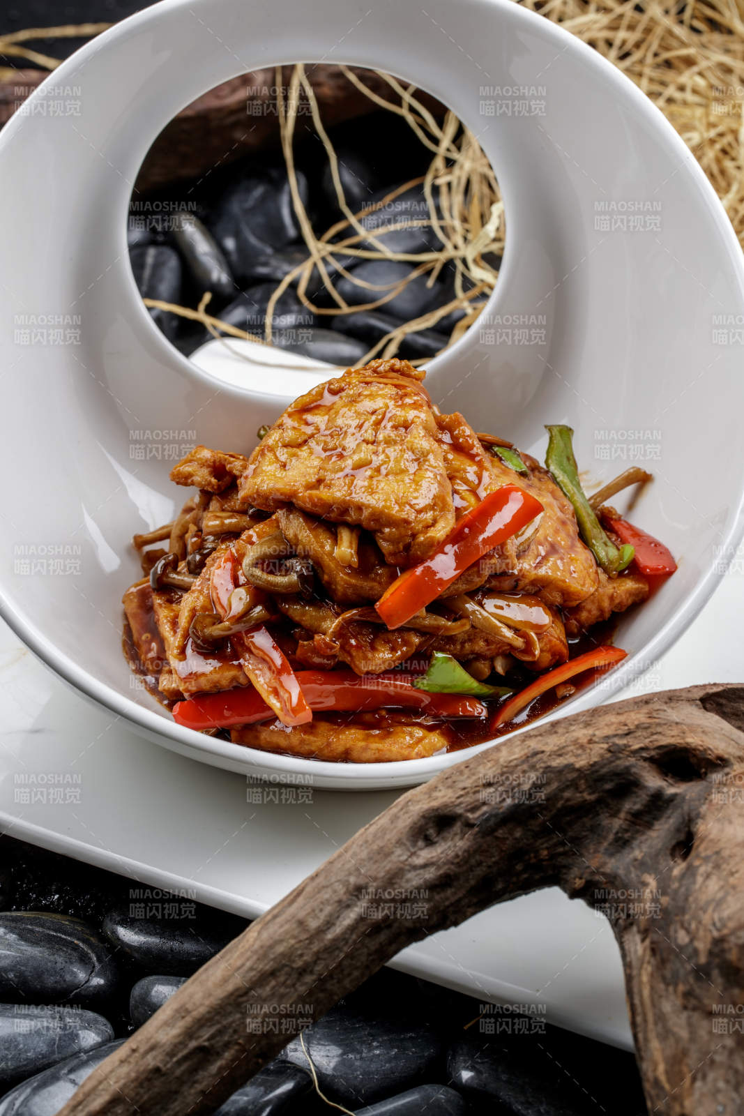 糖醋熘海鲜菇油炸南豆腐图片