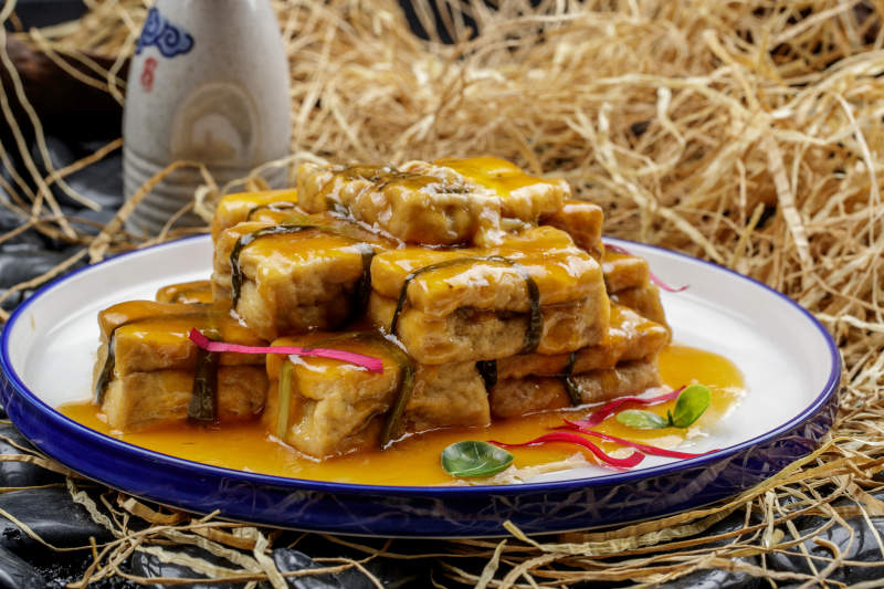 浇汁香炸豆腐盒图片