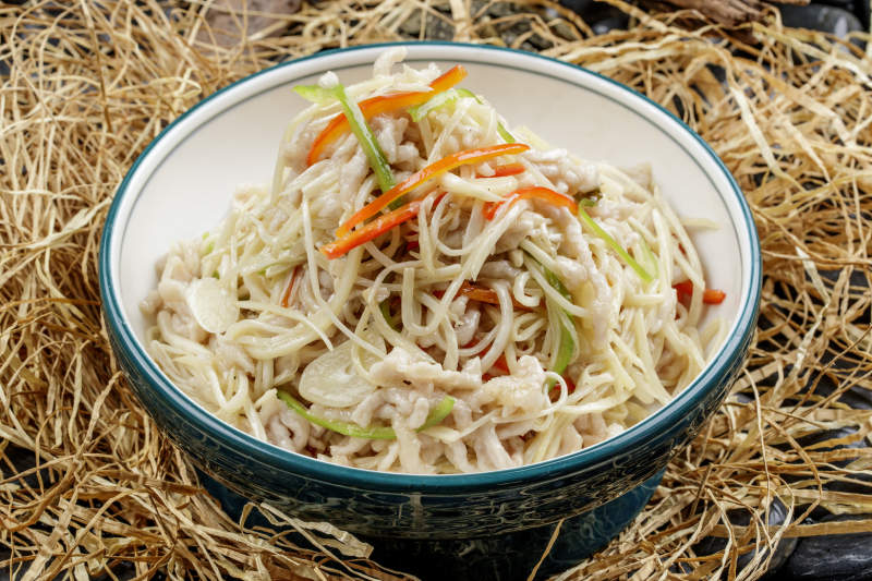 蒜子鸡丝炒金针菇图片