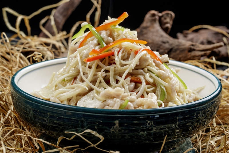 蒜子鸡丝炒金针菇图片