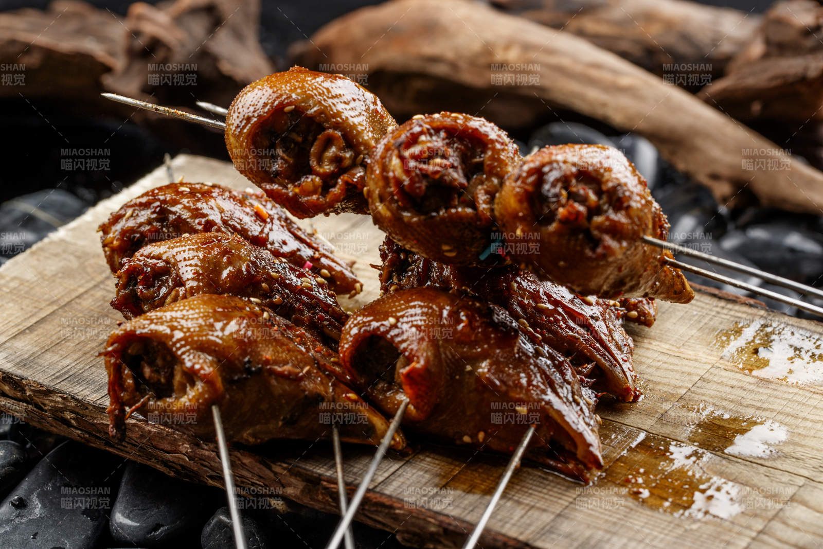 锦州烧烤秘制烤鸡头图片