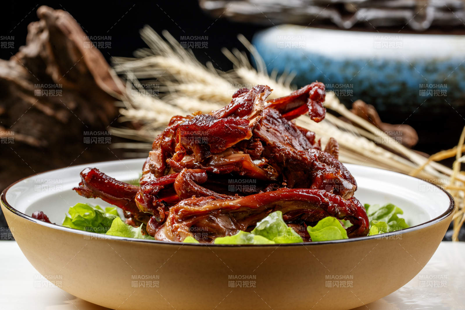 美味酱烧鸭叉骨图片