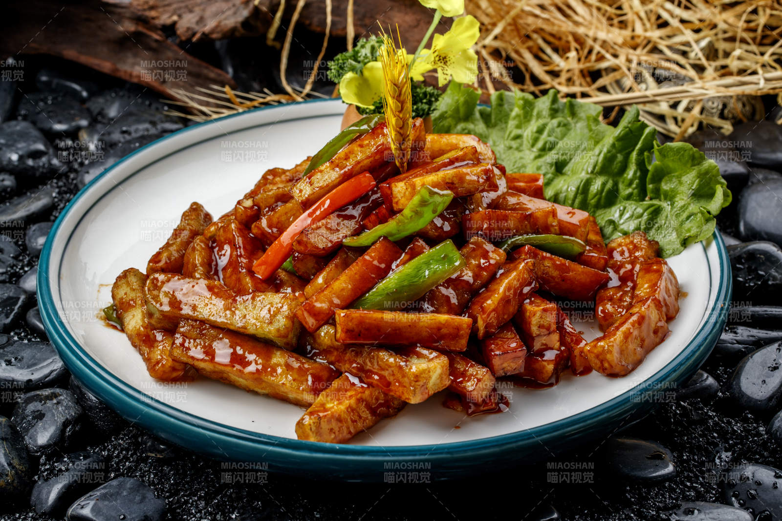 东北风味酱爆地三鲜图片