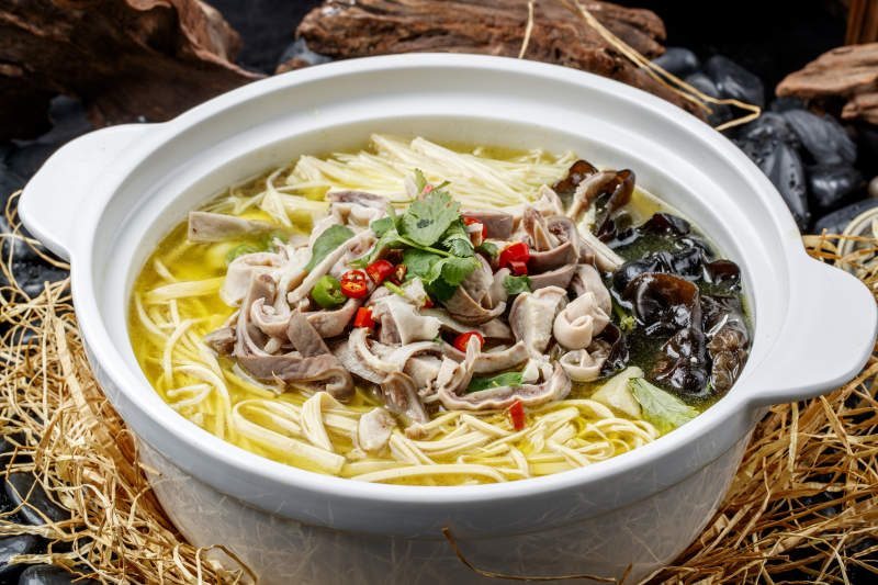 菌汤猪肚煲图片