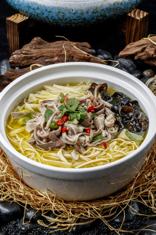 菌汤猪肚煲图片