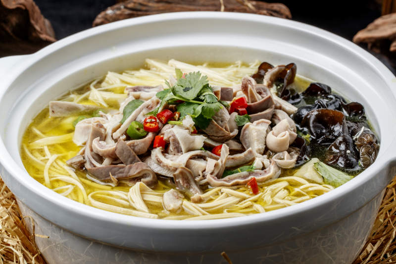 菌汤猪肚煲图片