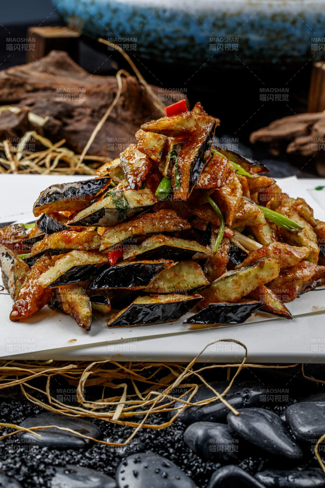 酱香糖醋怪味炸茄子图片