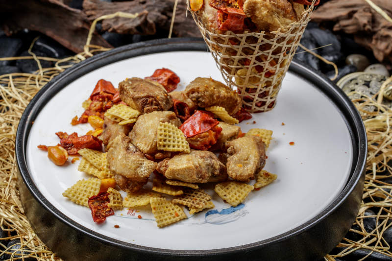 锅巴果仁香酥炸鸡图片