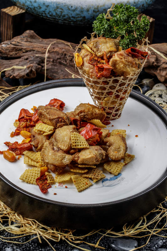 锅巴果仁香酥炸鸡图片