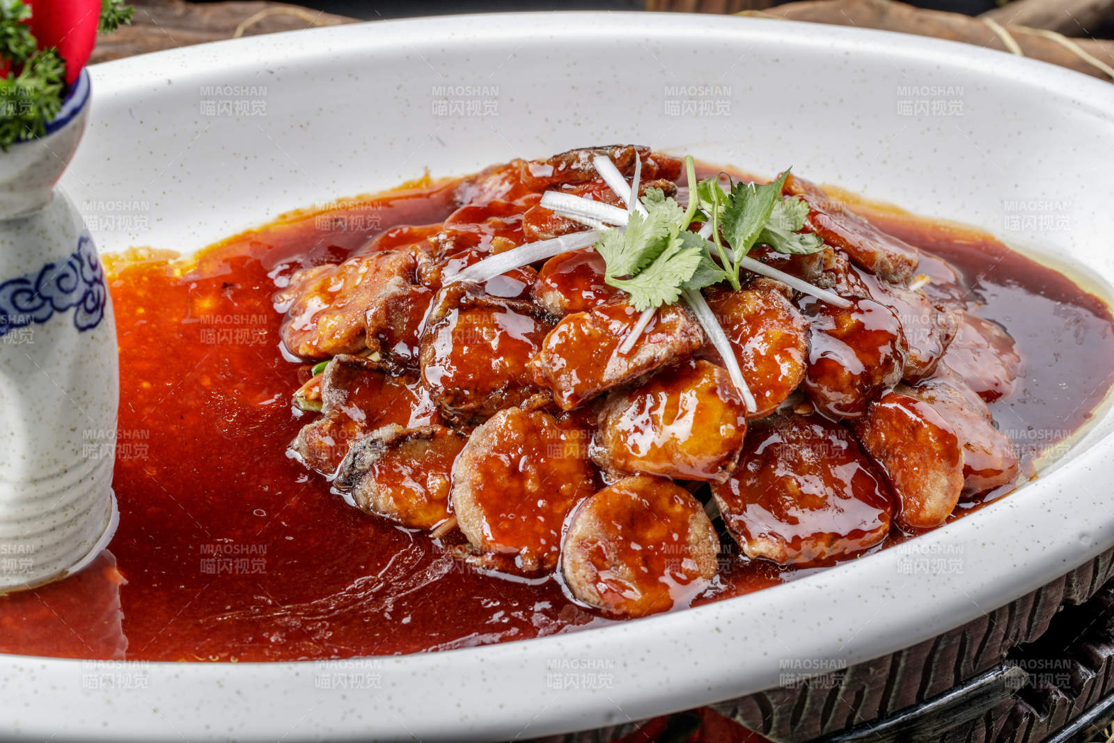 浇汁酥炸小茄盒图片