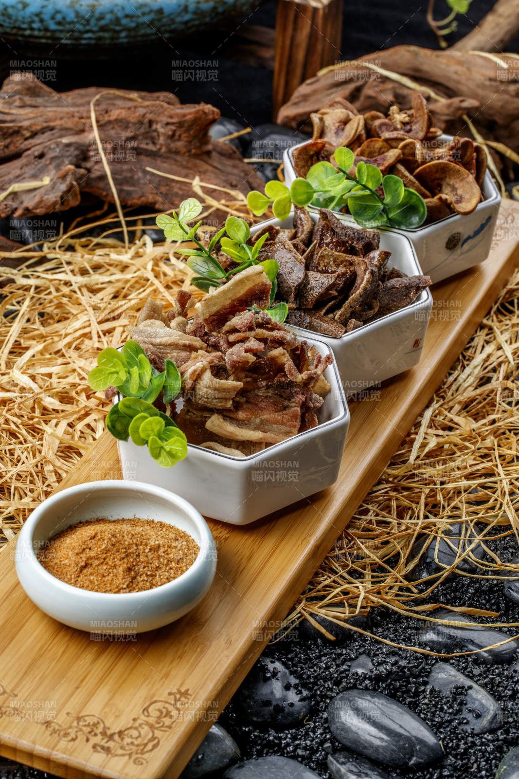 酥炸三拼五花肉猪肝腰片图片