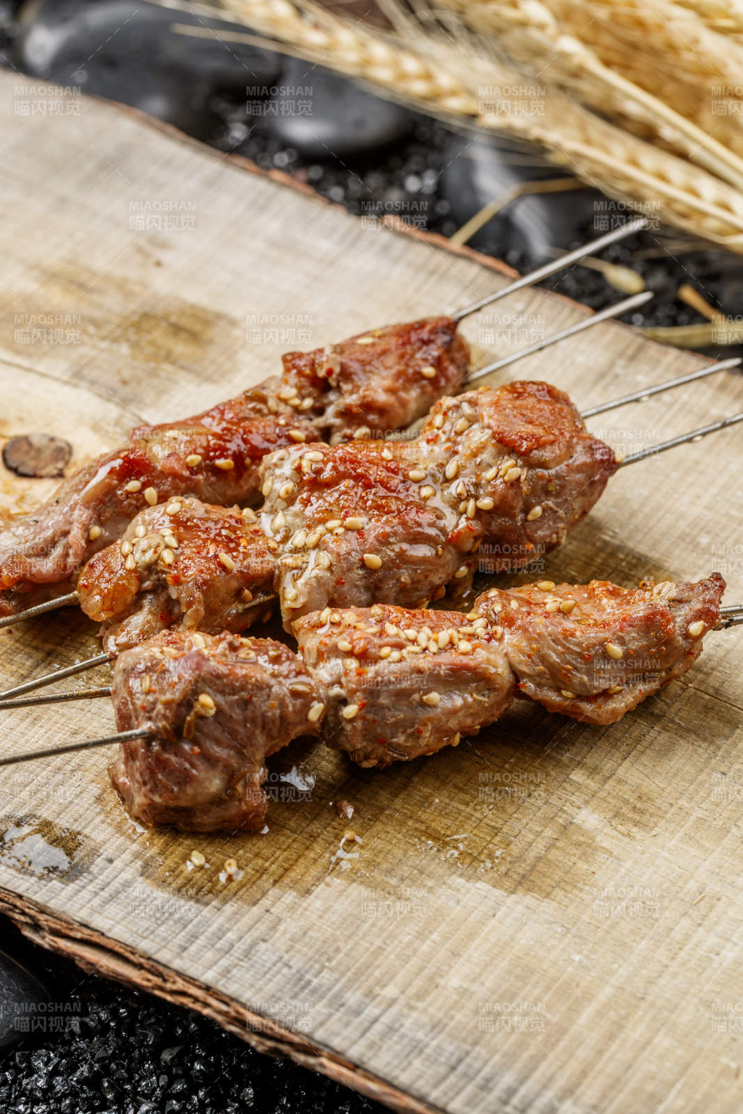 锦州烧烤炭烤大串油边图片