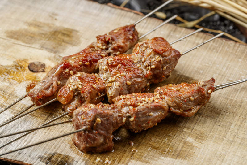 锦州烧烤炭烤大串油边图片