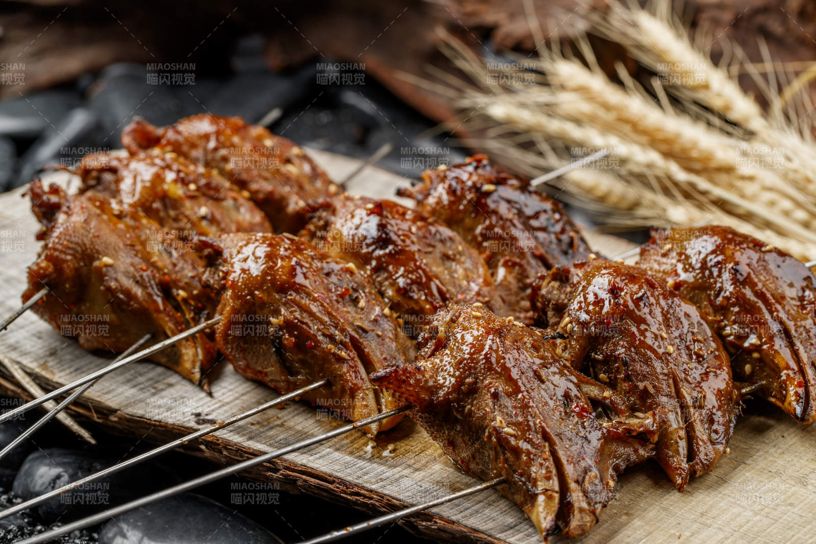 锦州烧烤秘制碳烤鸡头图片