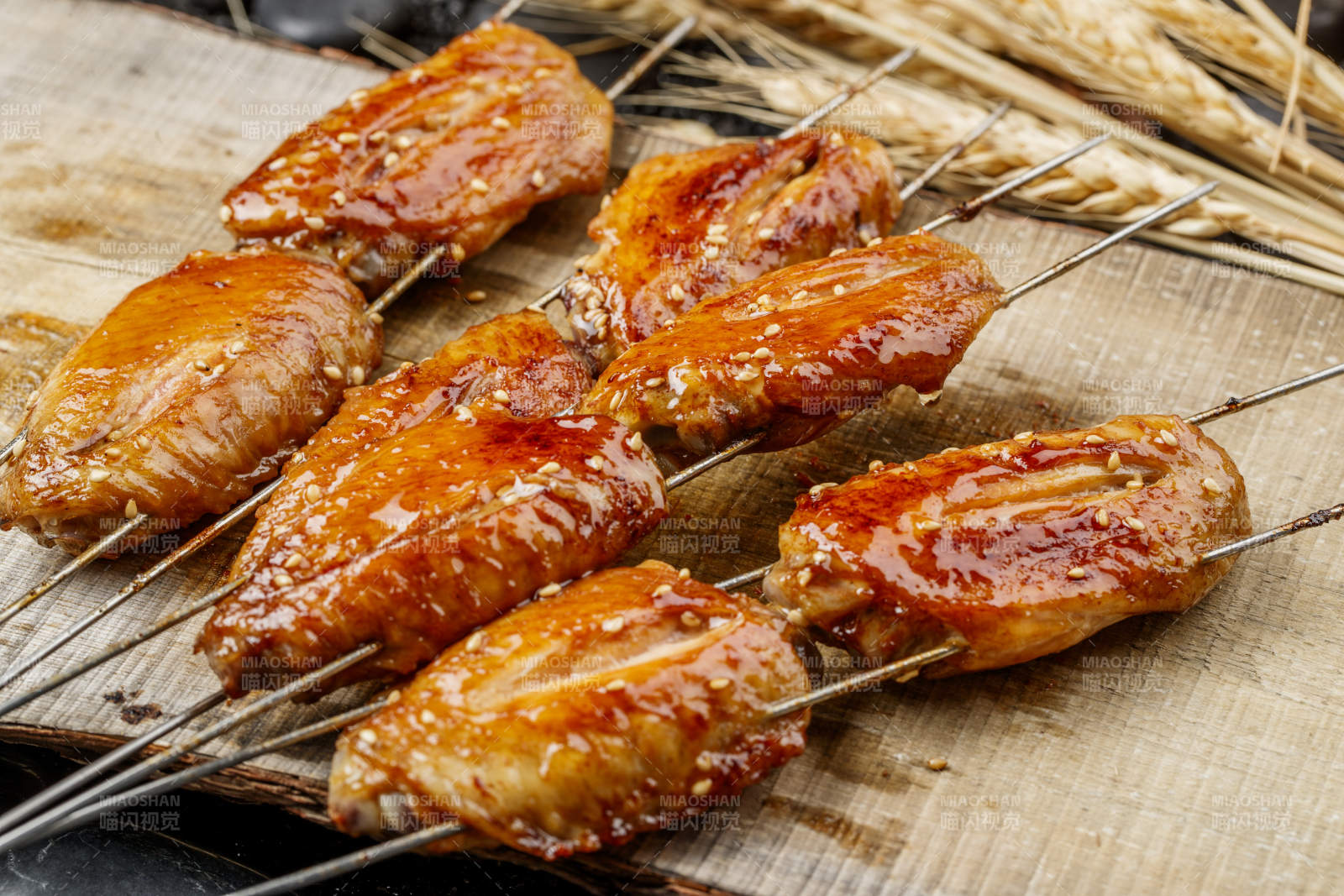 锦州烧烤秘制炭烤鸡翅图片