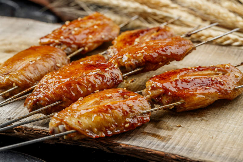 锦州烧烤秘制炭烤鸡翅图片