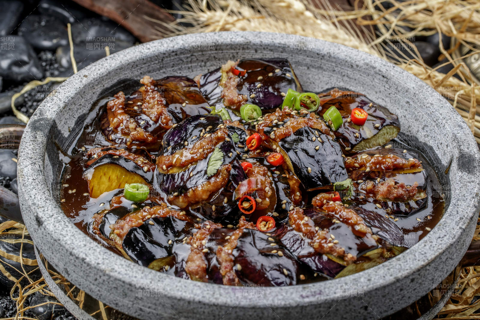 美味石锅酱烧茄子图片