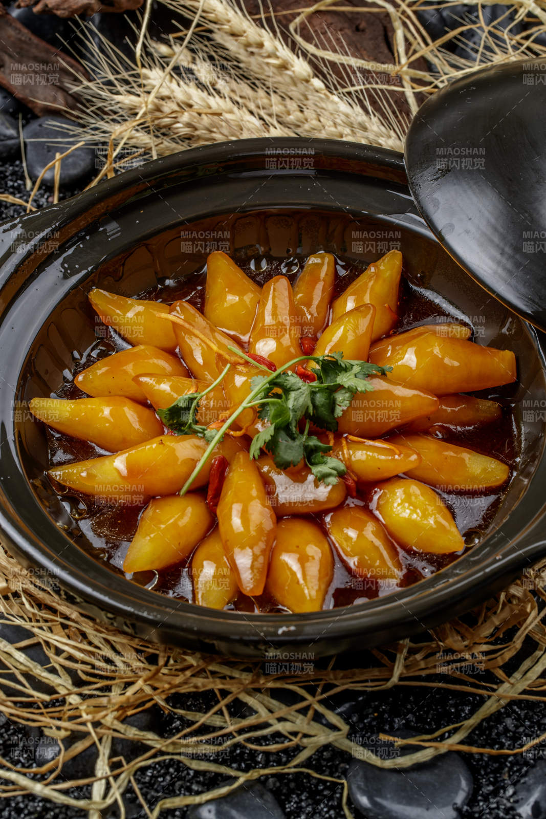 烧过浇汁萝卜煲图片