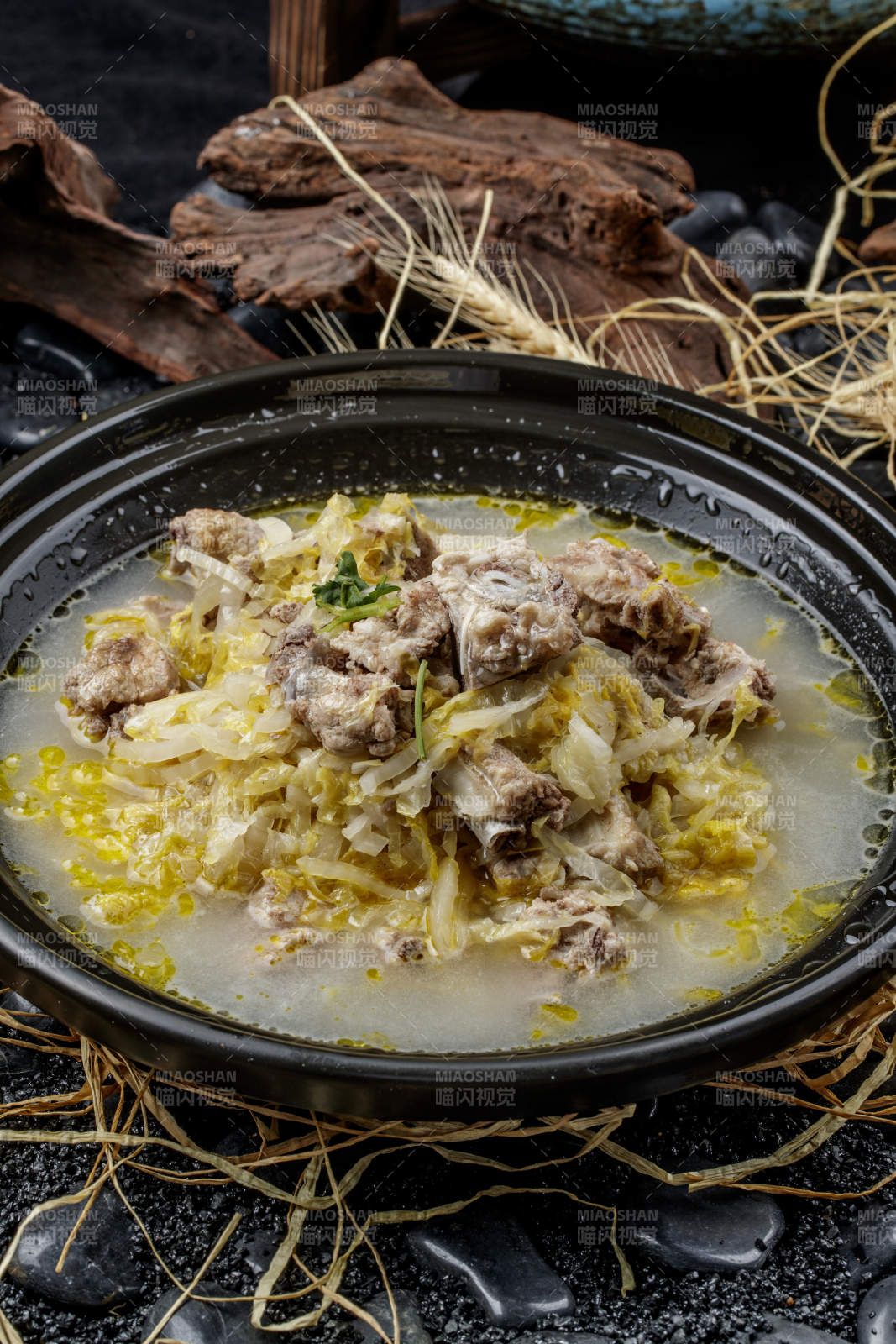 酸菜炖排骨图片