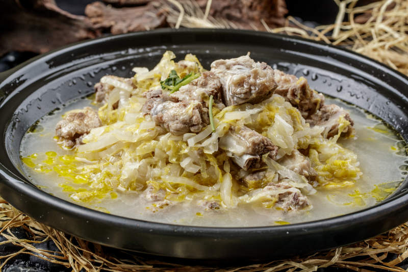 酸菜炖排骨图片