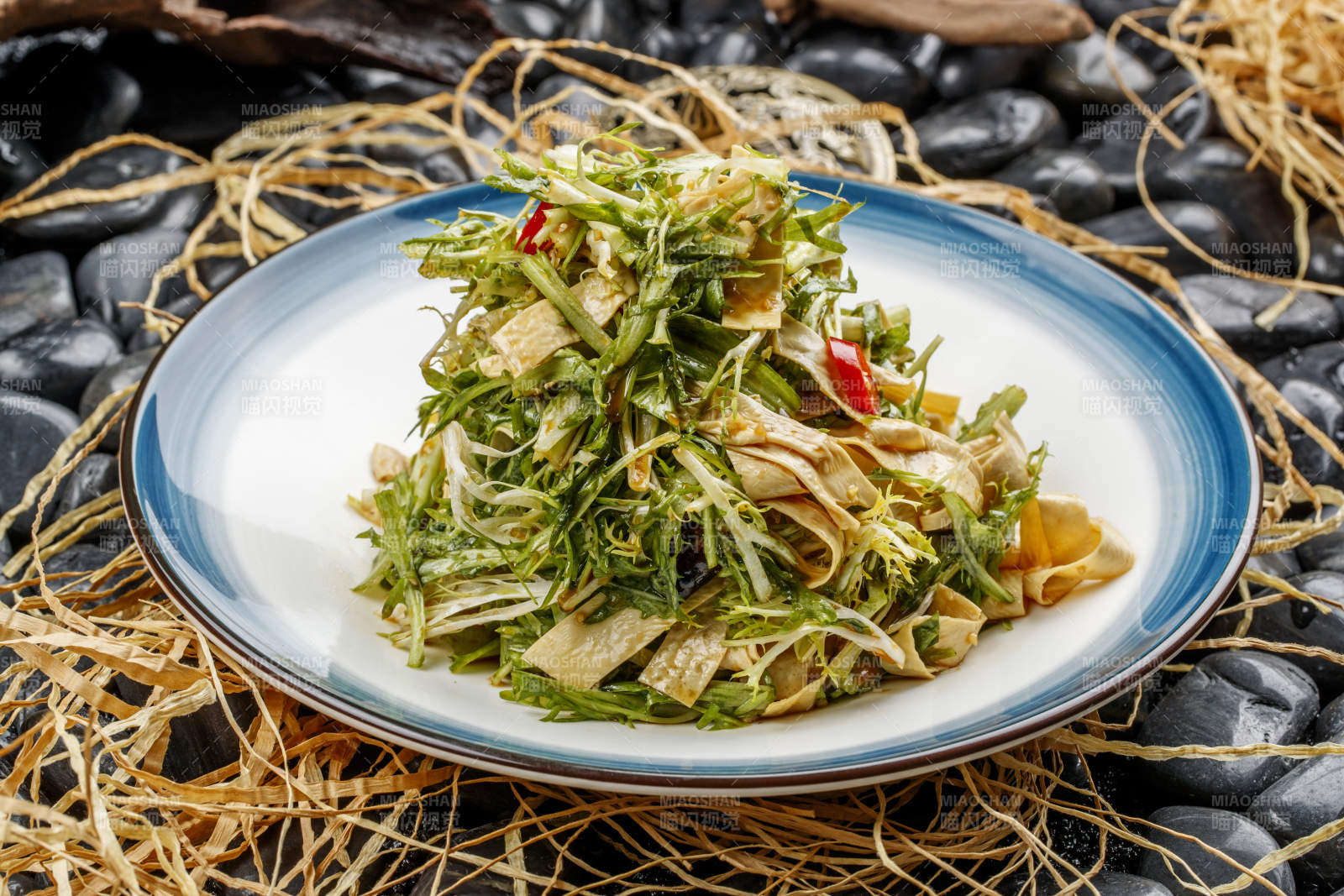 凉菜红油苦菊拌油皮图片