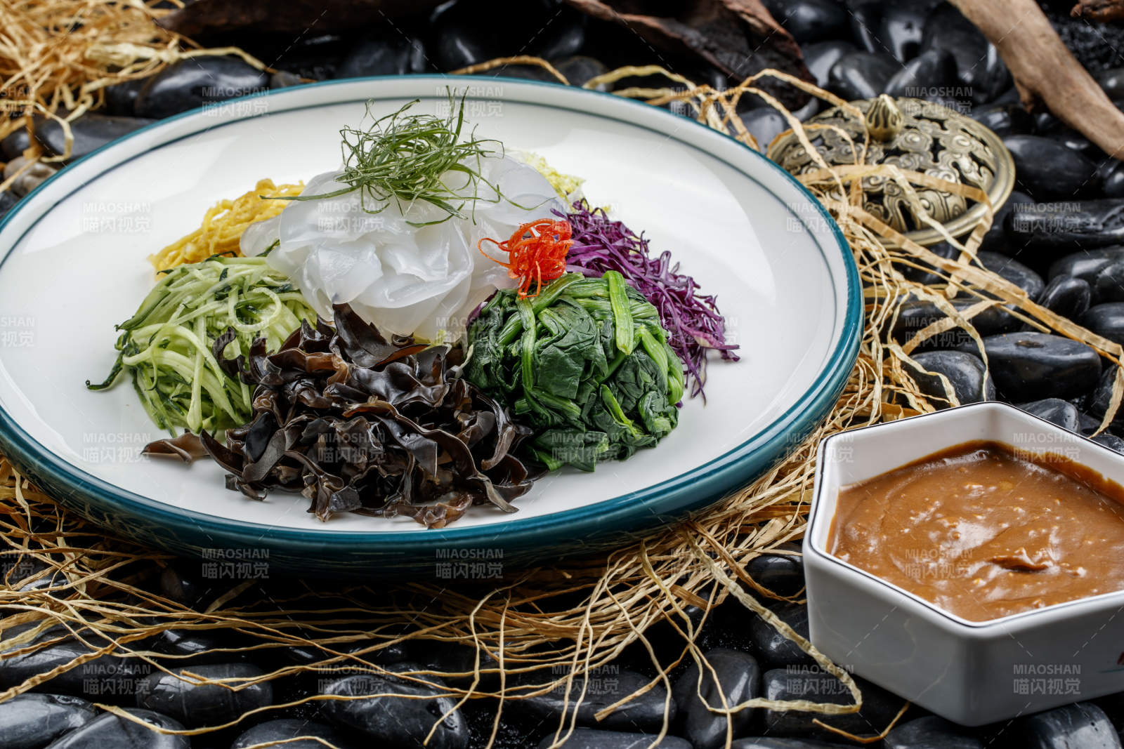 东北什锦蔬菜大拉皮图片