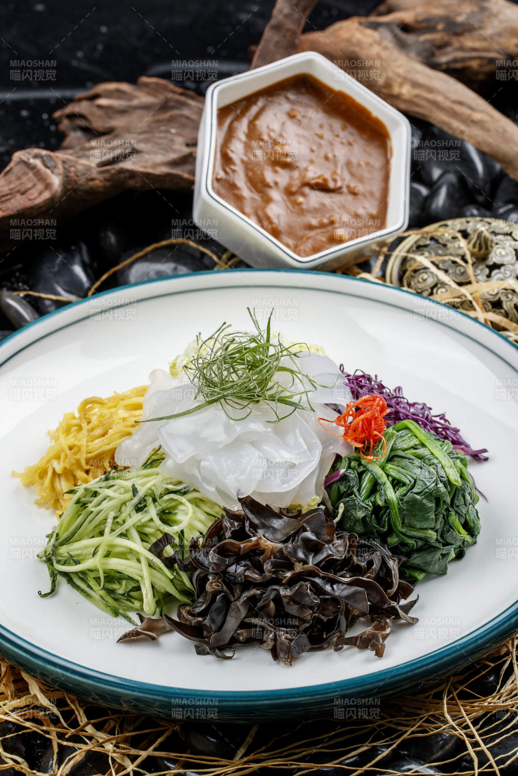 东北什锦蔬菜大拉皮图片