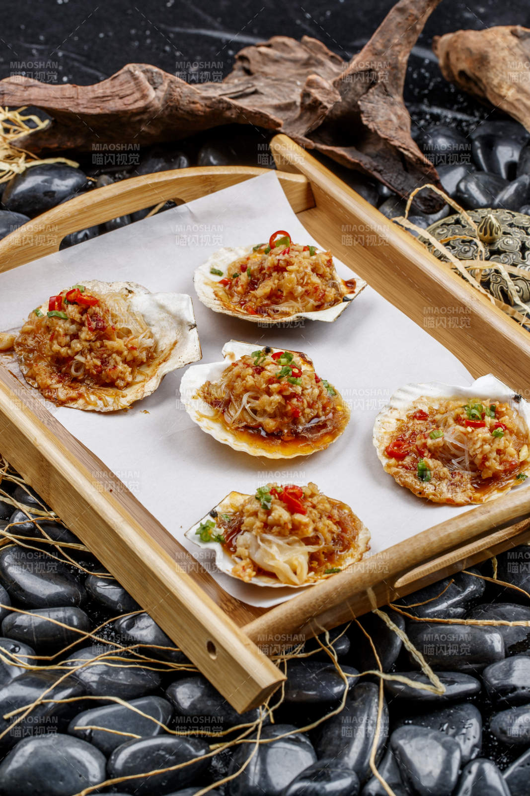 蒜蓉粉丝烤扇贝图片