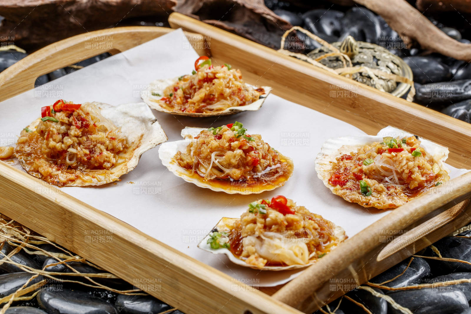 蒜蓉粉丝烤扇贝图片